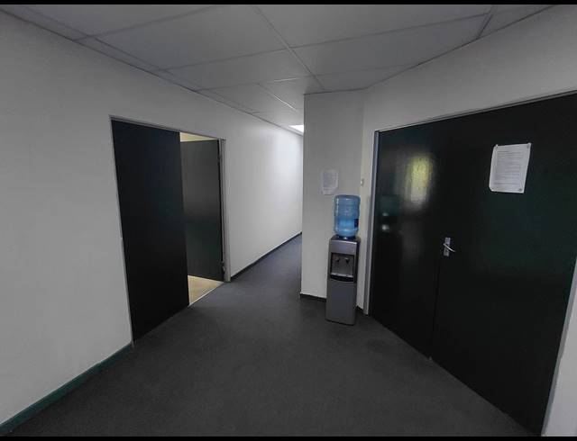 240M² OFFICE TO LET IN HALFWAY HOUSE